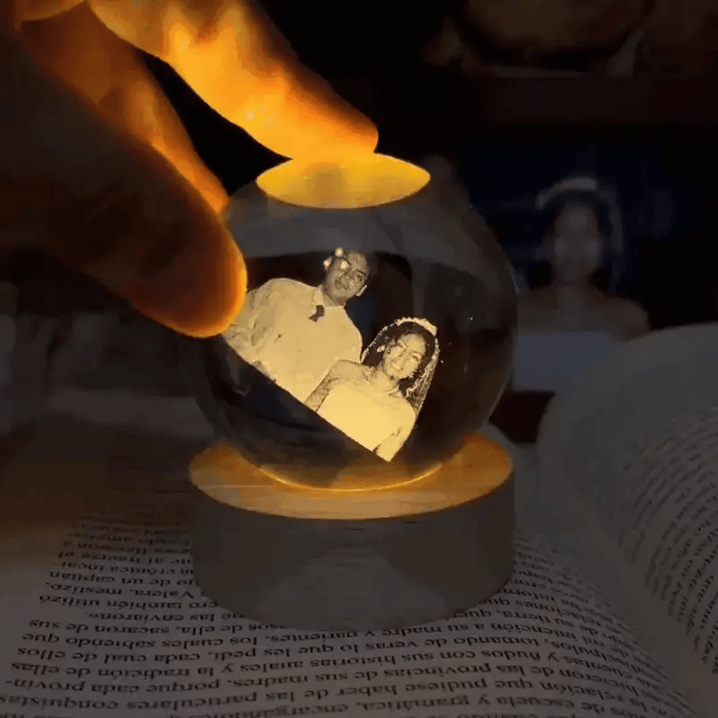 Esfera de Cristal con Grabado Personalizado™